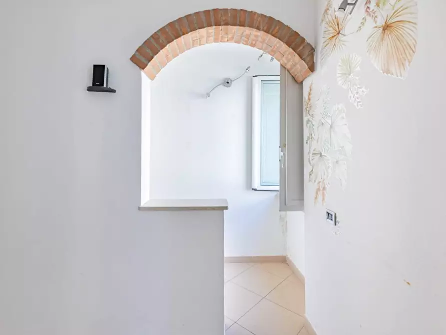 Immagine 1 di Appartamento in vendita  a Livorno