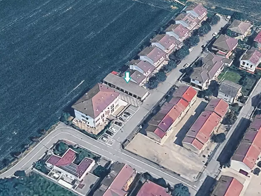 Immagine 2 di Garage in vendita  a Torrevecchia Pia