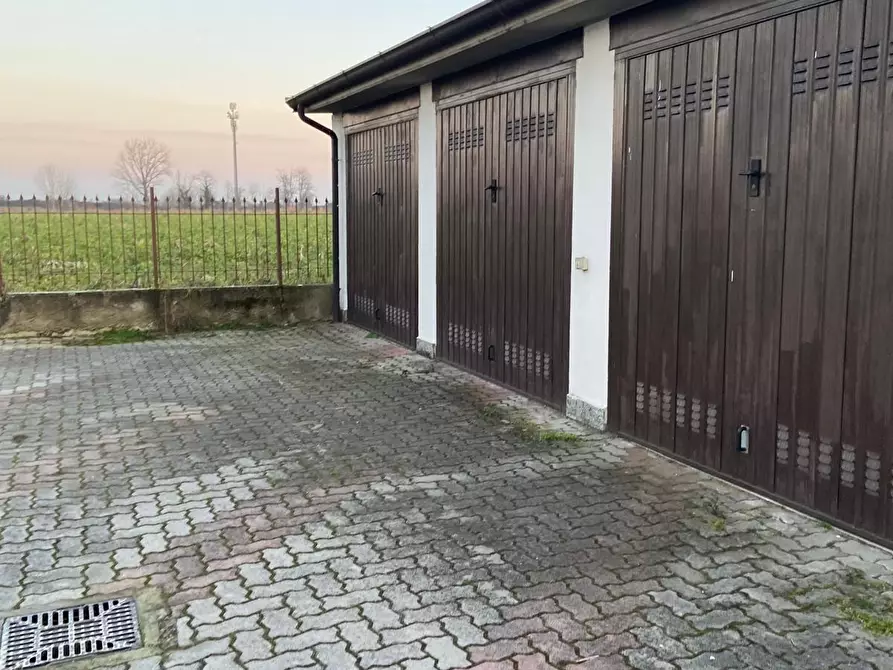 Immagine 1 di Garage in vendita  a Torrevecchia Pia