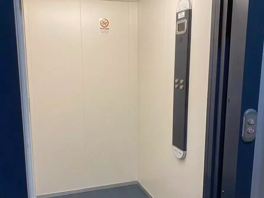 Immagine 23 di Attività artigianale in vendita  a Pontedera