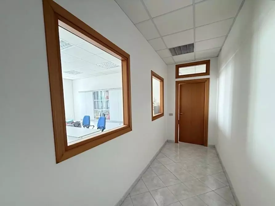 Immagine 4 di Attività artigianale in vendita  a Pontedera