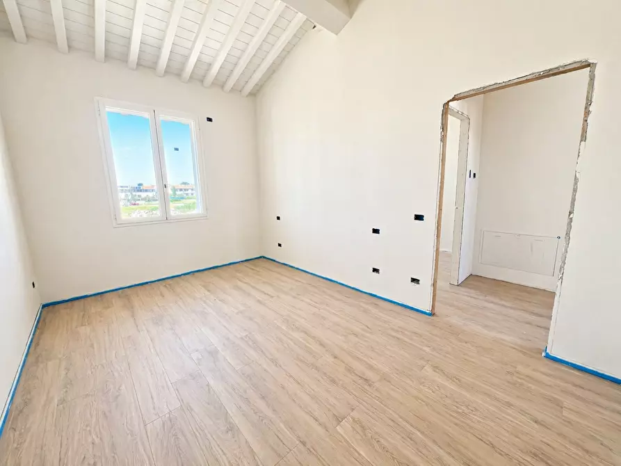 Immagine 17 di Villetta a schiera in vendita  a Pontedera