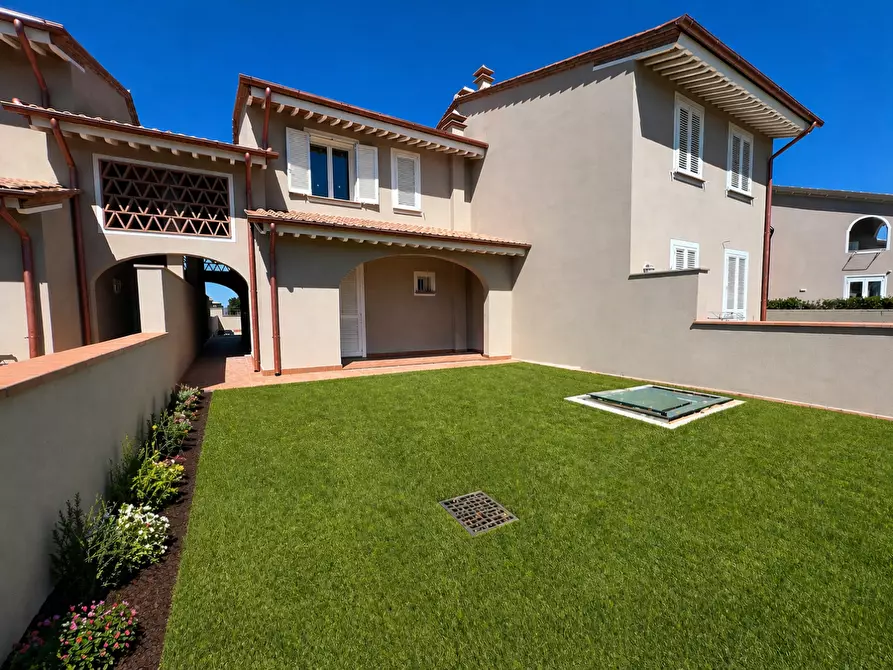 Immagine 3 di Villetta a schiera in vendita  a Pontedera