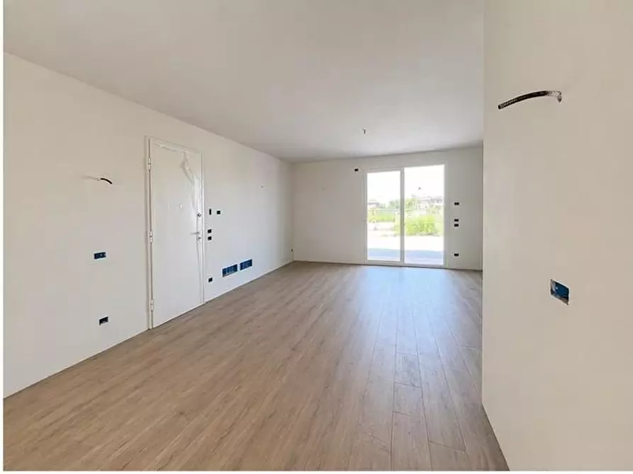 Immagine 5 di Villetta a schiera in vendita  a Pontedera