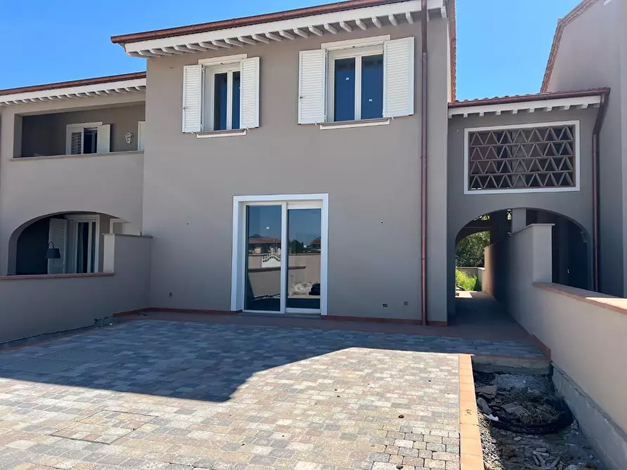 Immagine 1 di Villetta a schiera in vendita  a Pontedera