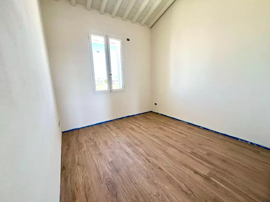 Immagine 14 di Villetta a schiera in vendita  a Pontedera