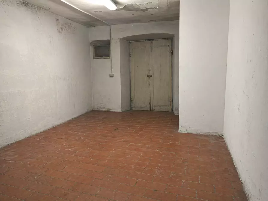 Immagine 3 di Locale commerciale in affitto  a Poggio A Caiano