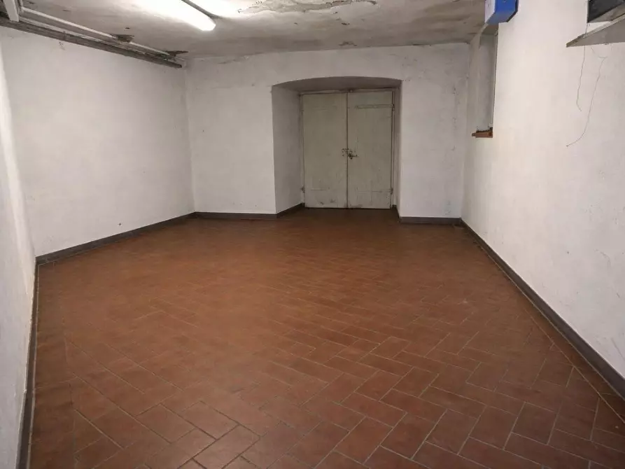 Immagine 4 di Locale commerciale in affitto  a Poggio A Caiano