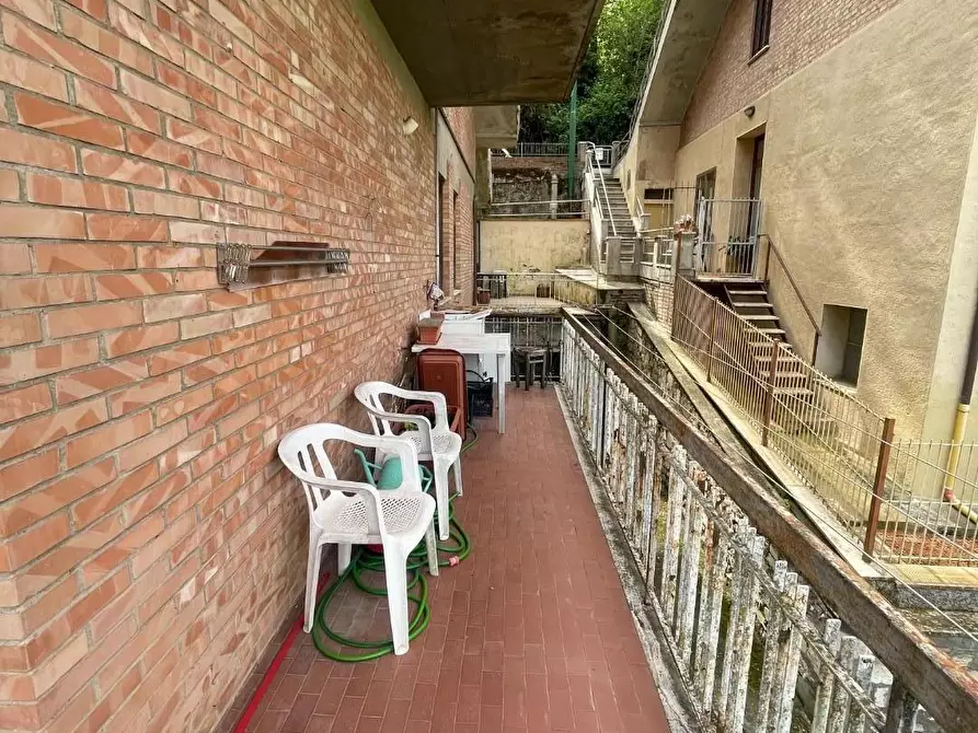 Immagine 7 di Appartamento in vendita  a Siena