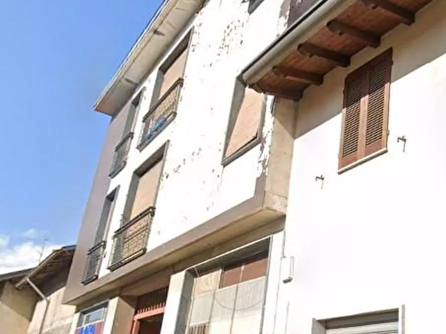 Immagine 1 di Appartamento in vendita  a Robecchetto Con Induno