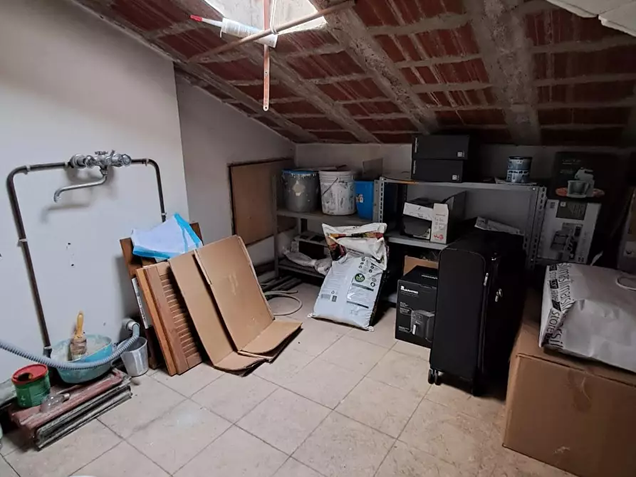 Immagine 19 di Appartamento in vendita  a Pontedera