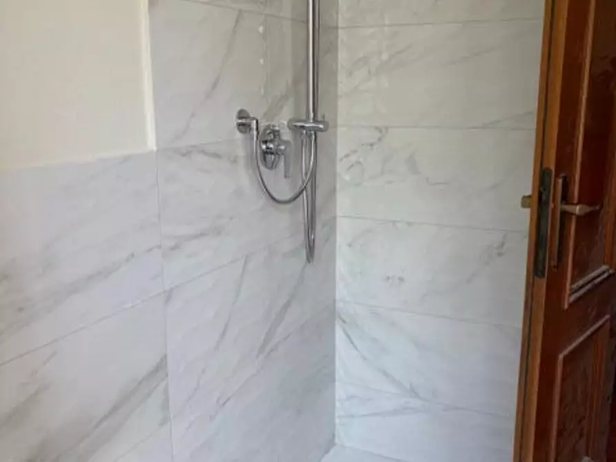 Immagine 17 di Casa bifamiliare in vendita  a Pisa