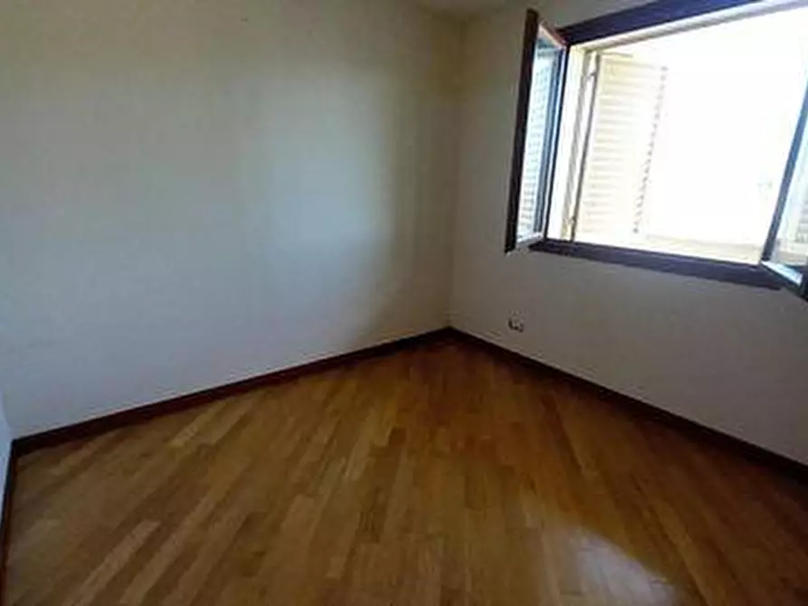 Immagine 10 di Mansarda in vendita  a Massa E Cozzile