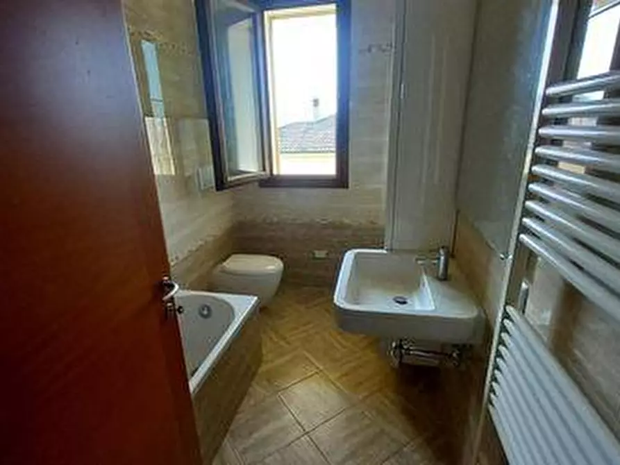 Immagine 9 di Mansarda in vendita  a Massa E Cozzile