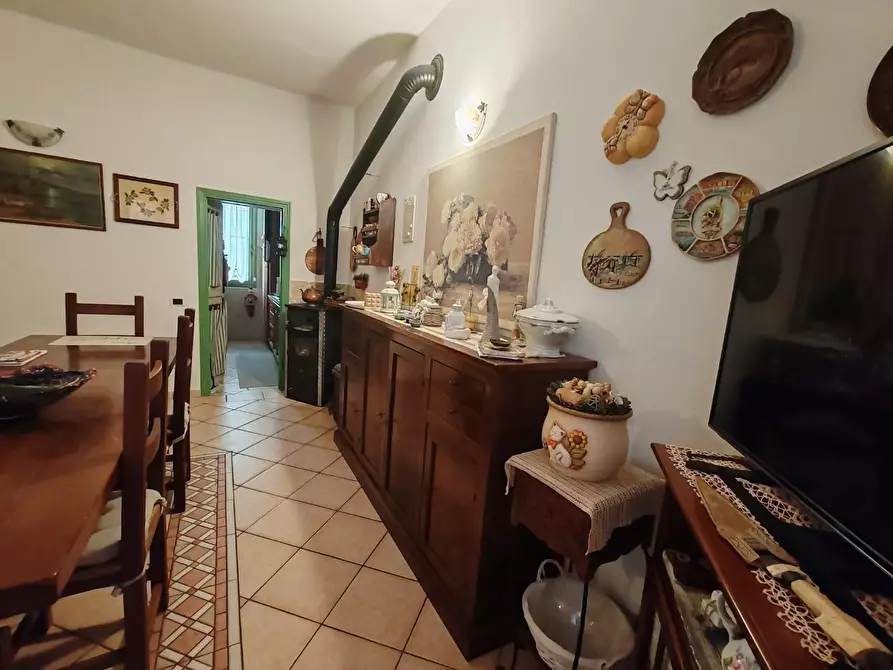 Immagine 2 di Appartamento in vendita  a Massa