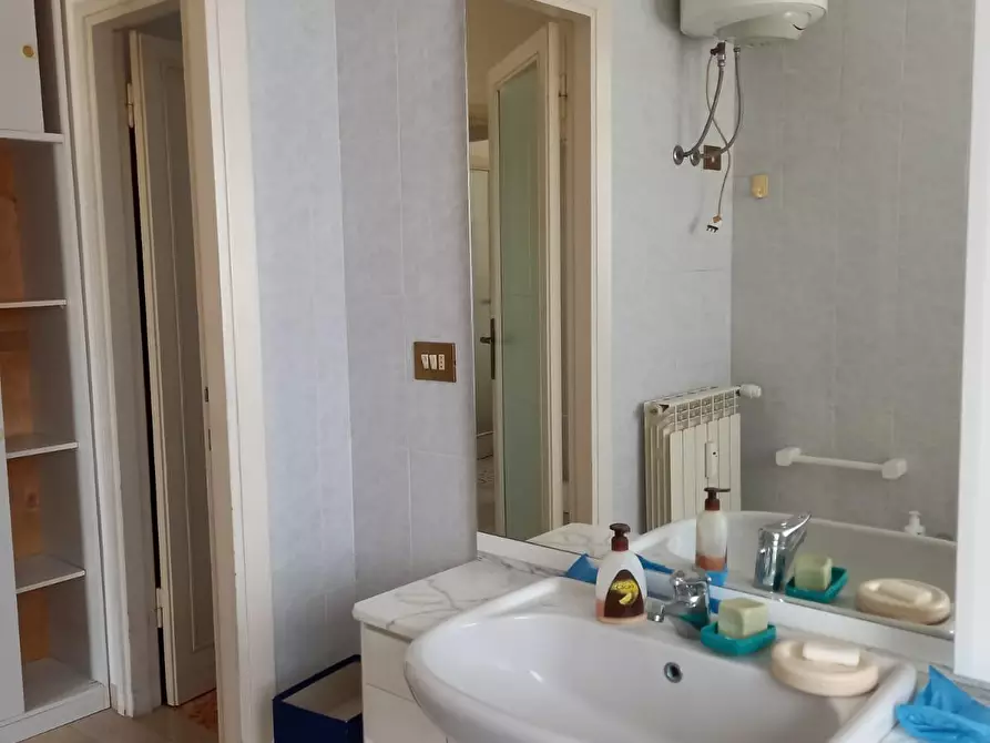 Immagine 14 di Appartamento in vendita  a Livorno