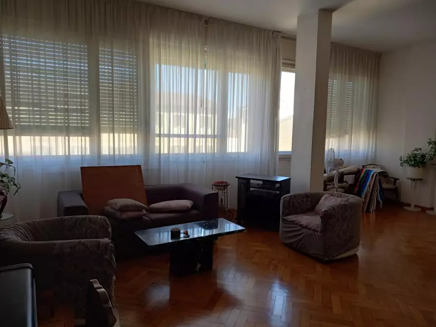 Immagine 2 di Appartamento in vendita  a Livorno