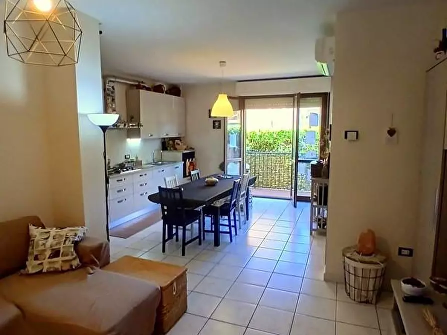 Immagine 3 di Appartamento in vendita  a Cascina