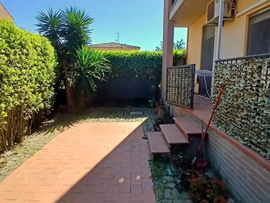 Immagine 15 di Appartamento in vendita  a Cascina