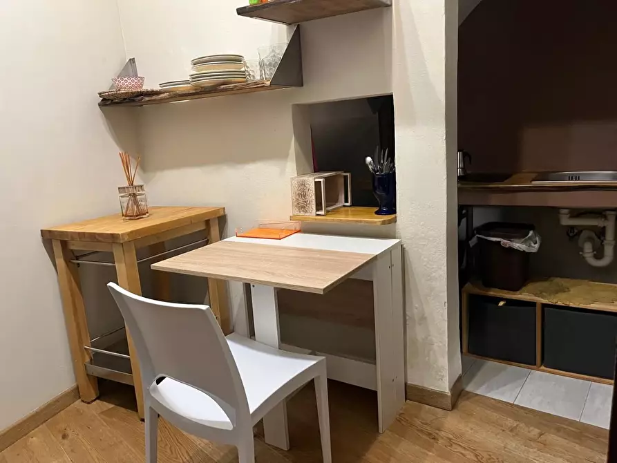 Immagine 1 di Appartamento in affitto  a Lucca