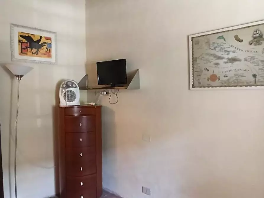 Immagine 1 di Appartamento in affitto  a Lucca