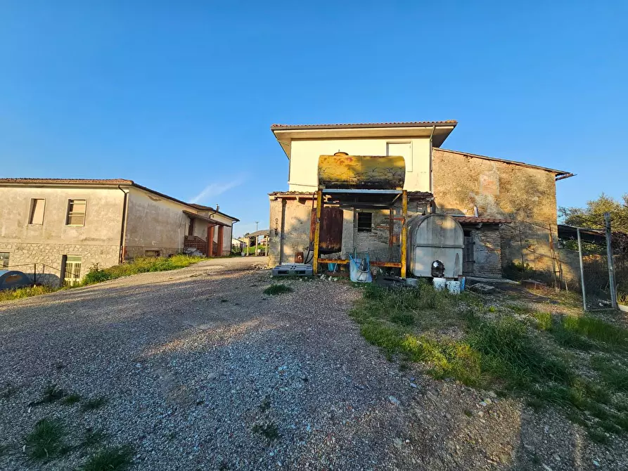 Immagine 5 di Rustico / casale in vendita  a Crespina Lorenzana
