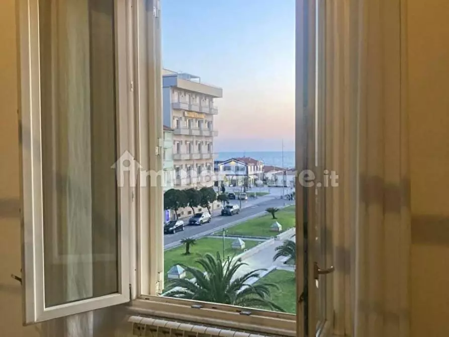 Immagine 14 di Appartamento in vendita  a Camaiore