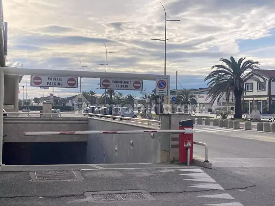 Immagine 8 di Appartamento in vendita  a Camaiore