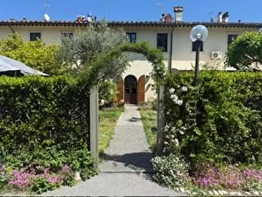 Immagine 1 di Terratetto in vendita  a Pisa