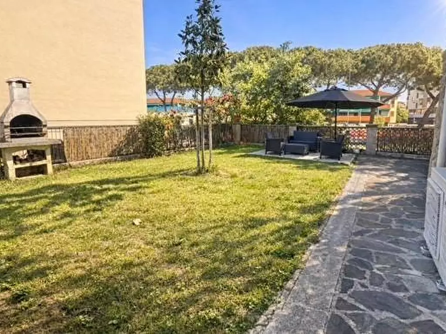 Immagine 2 di Appartamento in vendita  a Firenze