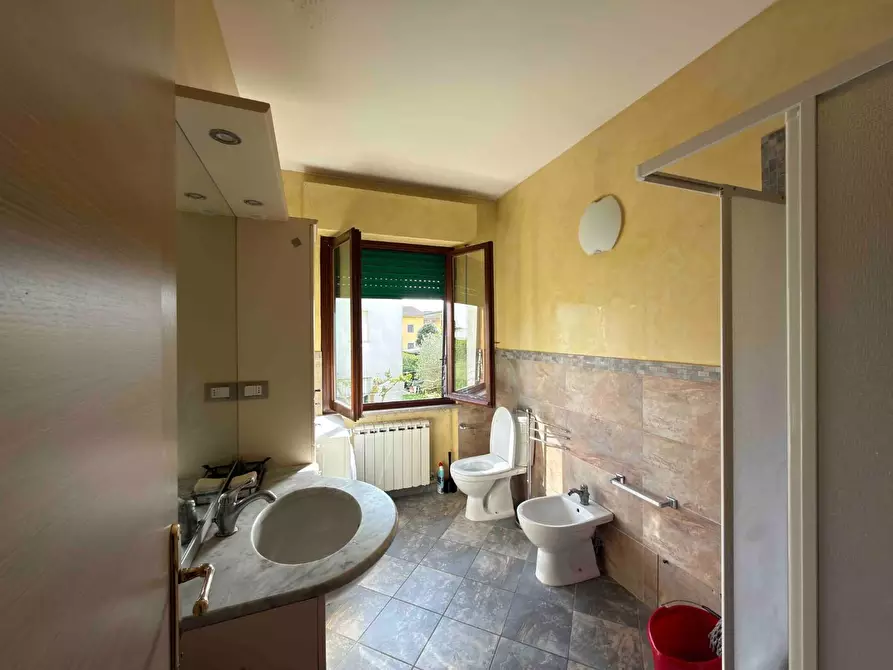 Immagine 22 di Appartamento in affitto  a Lucca