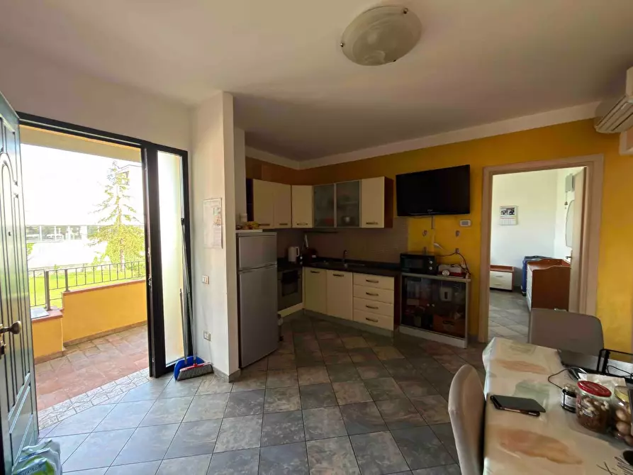 Immagine 3 di Appartamento in affitto  a Lucca