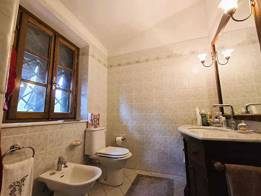 Immagine 34 di Villa in vendita  a Capannori