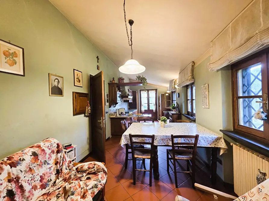 Immagine 21 di Villa in vendita  a Capannori