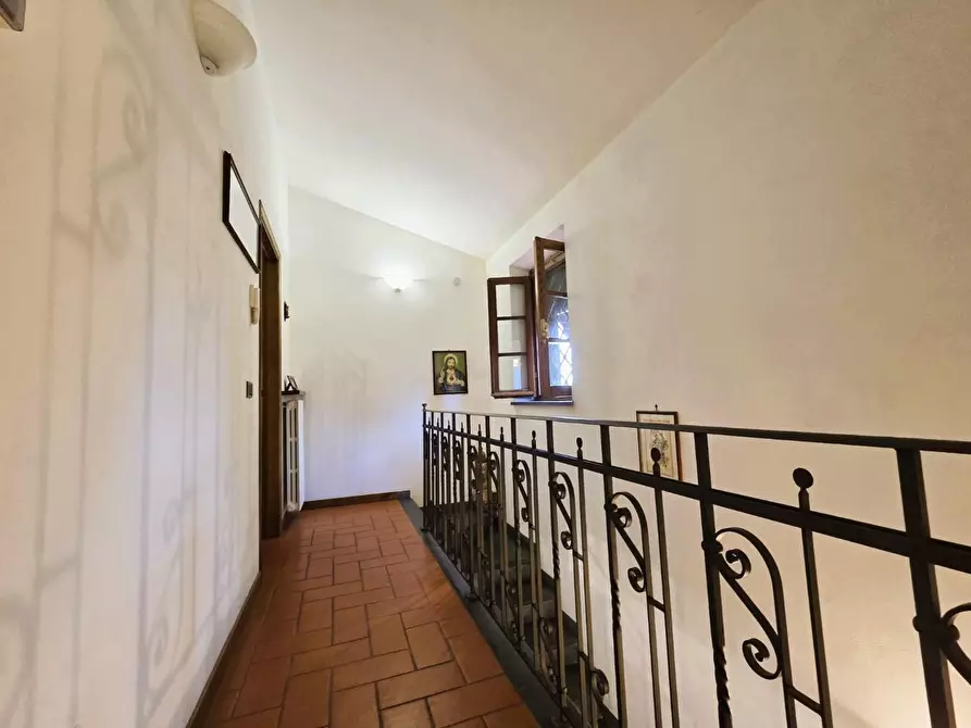 Immagine 35 di Villa in vendita  a Capannori