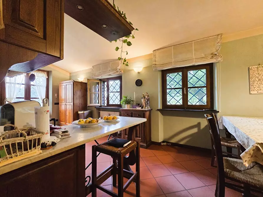 Immagine 19 di Villa in vendita  a Capannori