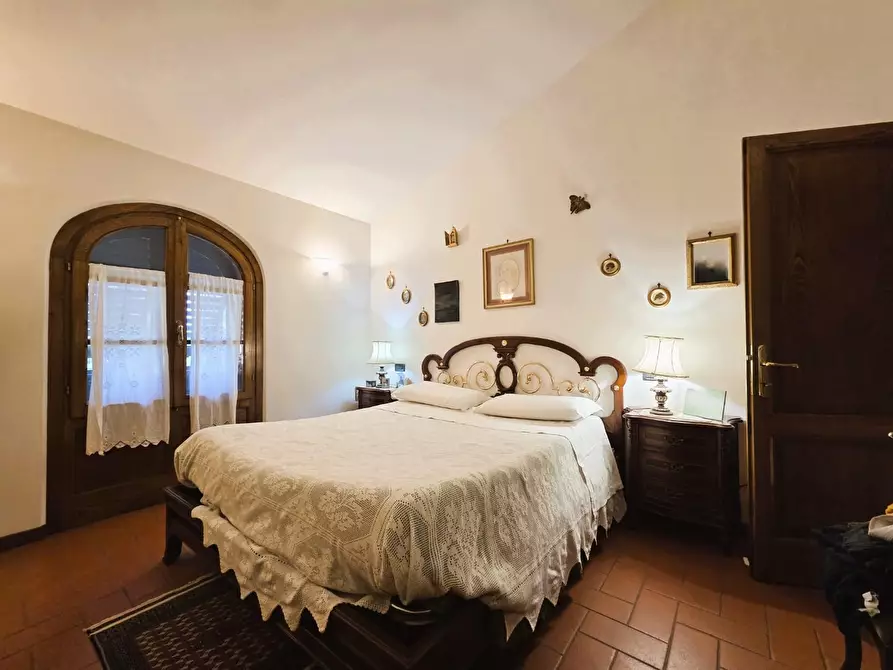 Immagine 31 di Villa in vendita  a Capannori