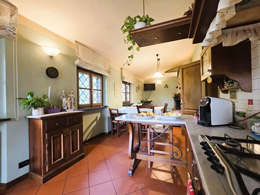 Immagine 17 di Villa in vendita  a Capannori