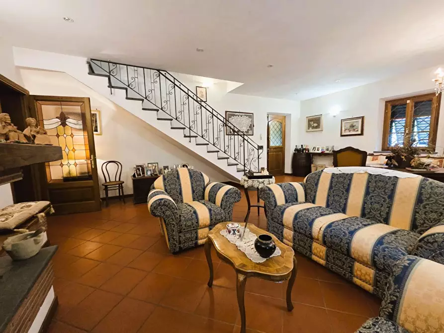 Immagine 6 di Villa in vendita  a Capannori