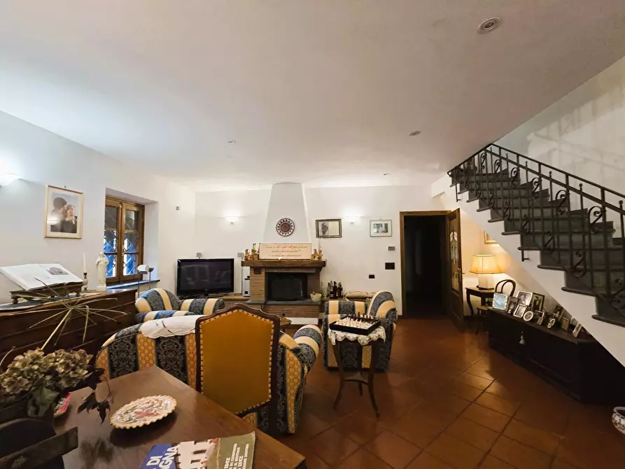 Immagine 9 di Villa in vendita  a Capannori