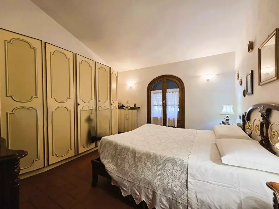 Immagine 32 di Villa in vendita  a Capannori