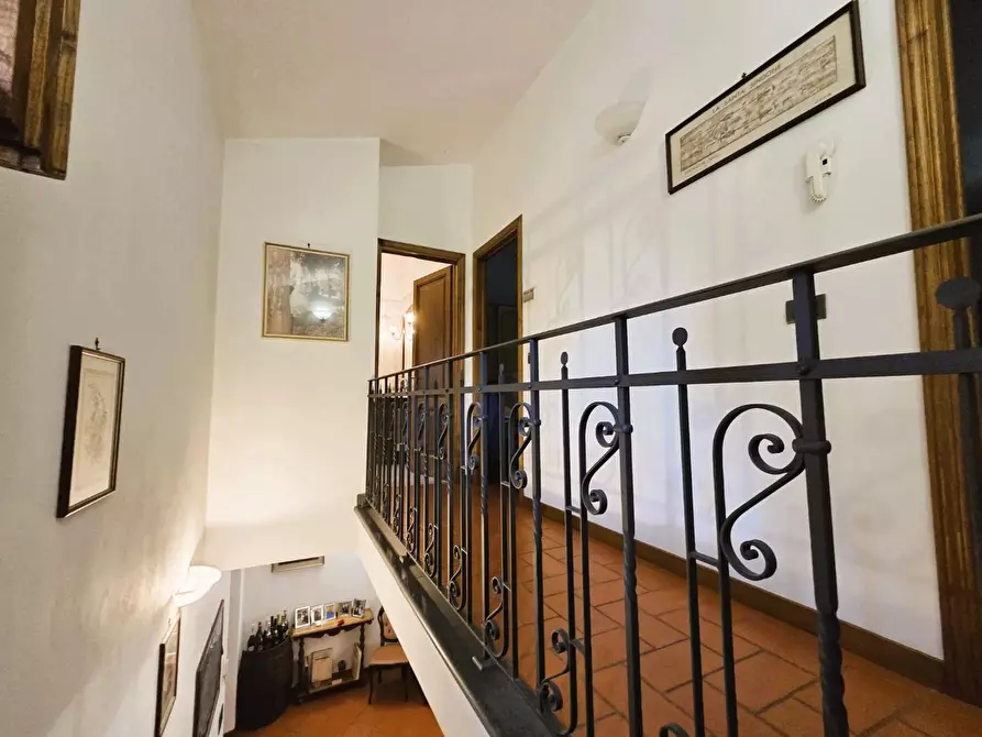 Immagine 38 di Villa in vendita  a Capannori