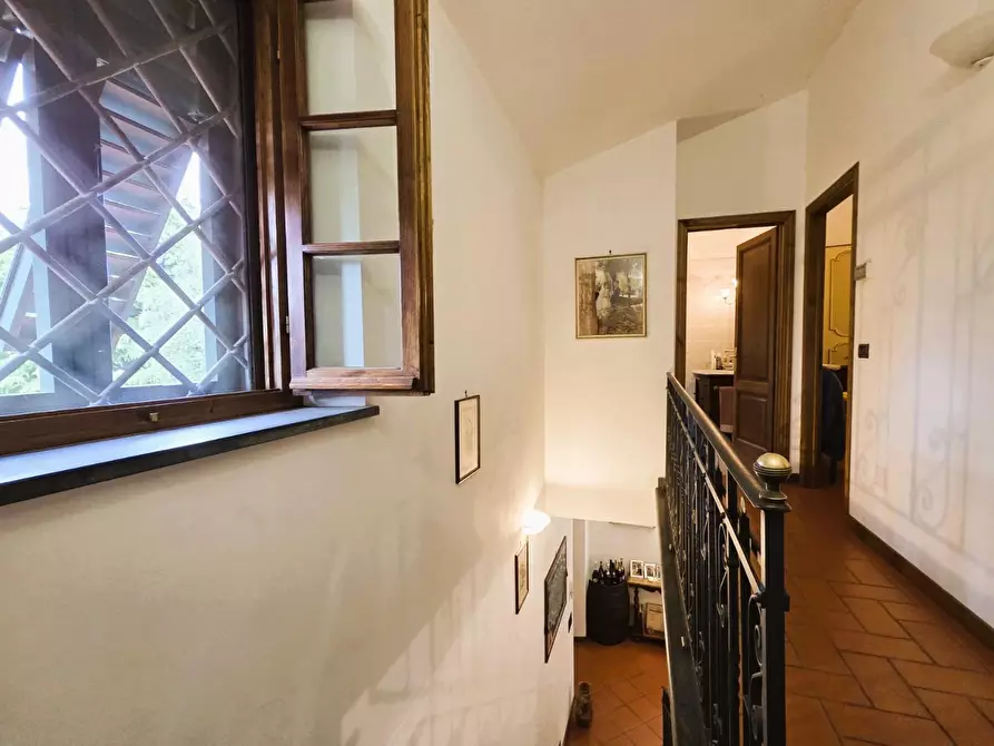 Immagine 28 di Villa in vendita  a Capannori