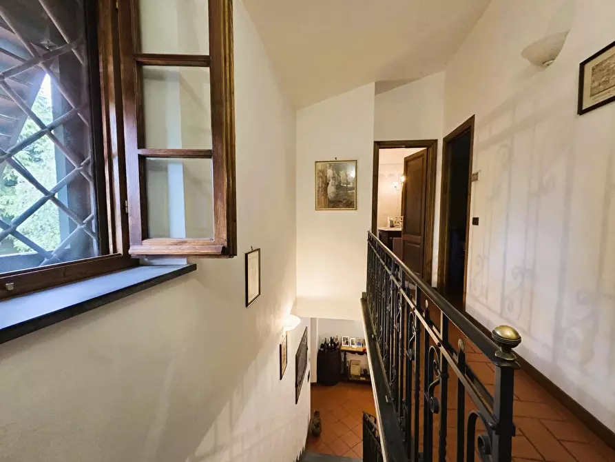 Immagine 37 di Villa in vendita  a Capannori