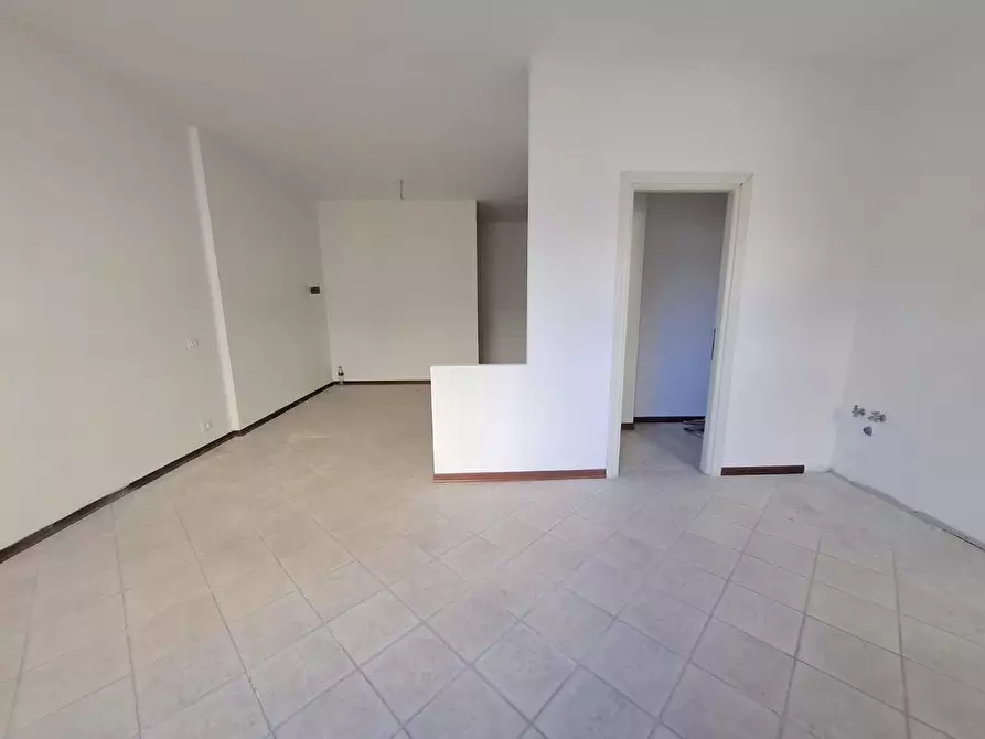 Immagine 4 di Appartamento in vendita  a Carrara