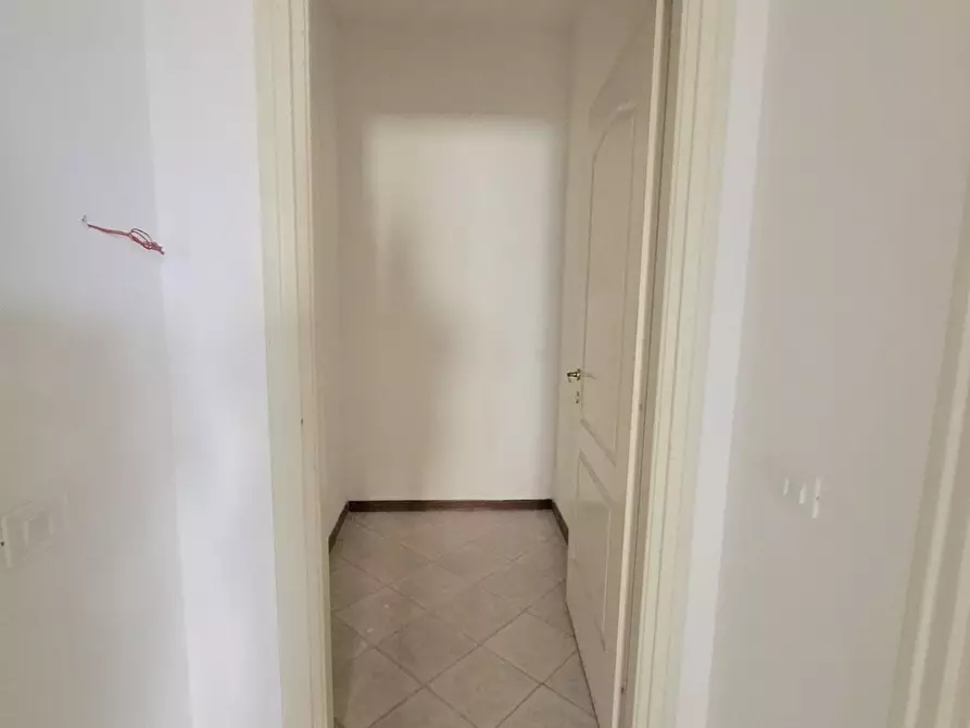 Immagine 11 di Appartamento in vendita  a Carrara