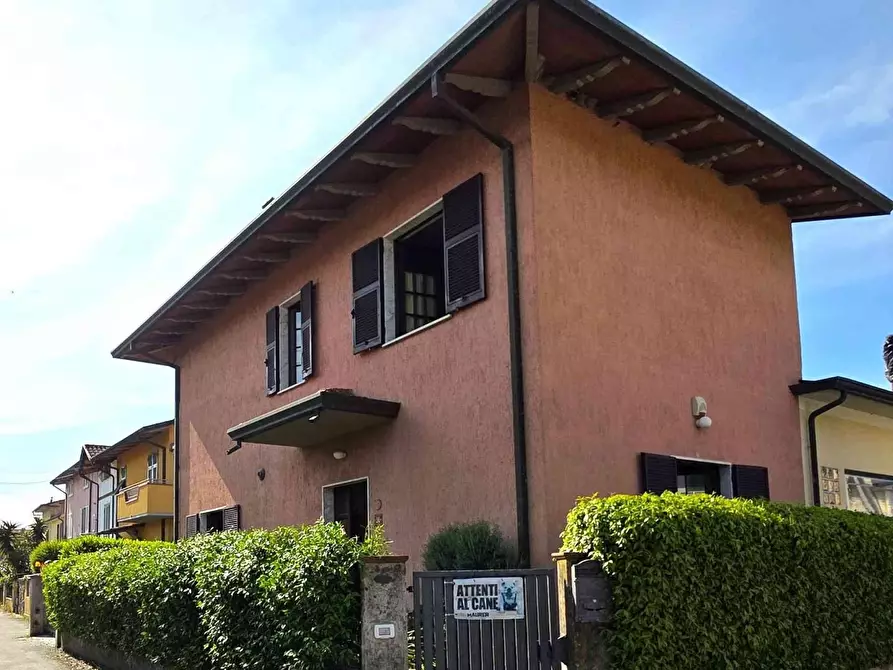 Immagine 22 di Casa bifamiliare in vendita  a Massa