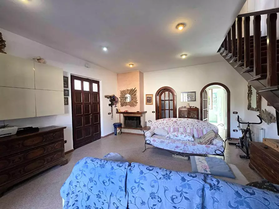 Immagine 3 di Casa bifamiliare in vendita  a Massa