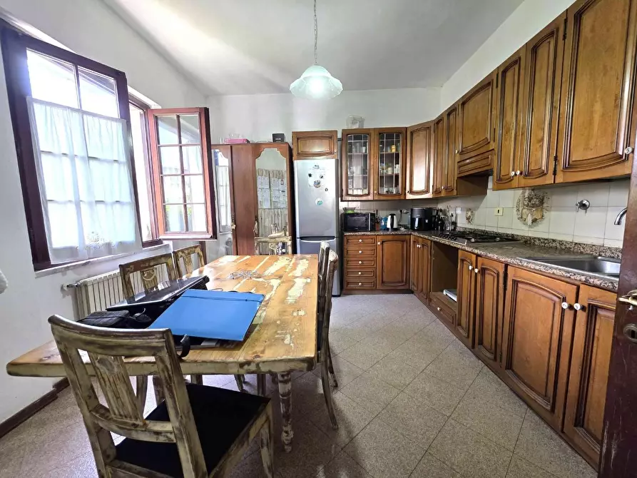 Immagine 12 di Casa bifamiliare in vendita  a Massa