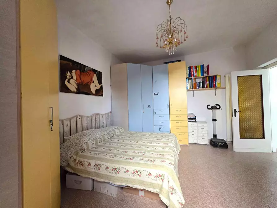 Immagine 9 di Casa bifamiliare in vendita  a Massa